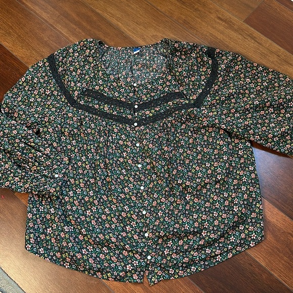 Old Navy Dark Floral and Lace Peasant Top XL - Picture 1 of 6